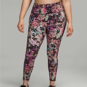Lululemon | Fast and Free High-Rise Tight 25" | W6 | Stencil Blossom Red Multi